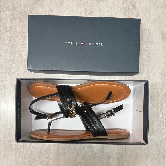 Tommy Hilfiger Black and Tan Sandals Toe Tong Buckle Gold Hardware size 9 - Picture 3 of 8